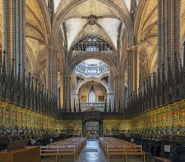 https://en.wikipedia.org/wiki/Barcelona_Cathedral#/media/File:Barcelona_Cathedral_Interior_-_carved_choir_stalls.jpg
