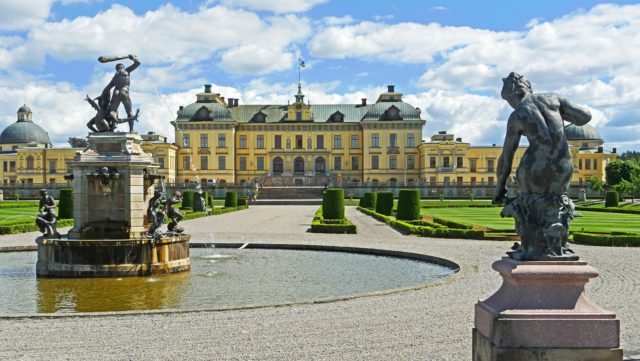Drottningholm Palace https://pixabay.com/el/photos/drottningholm-palace-schlossgarten-4275464/