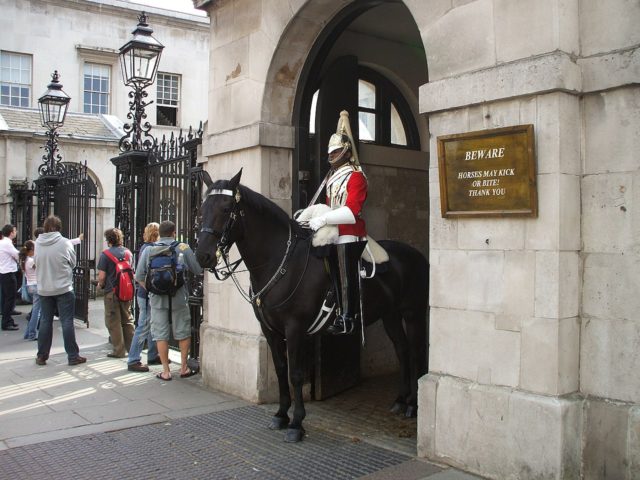 https://en.wikipedia.org/wiki/Horse_Guards_(building)#/media/File:Mounted_Household_Cavalry_at_the_House_Guards.jpg