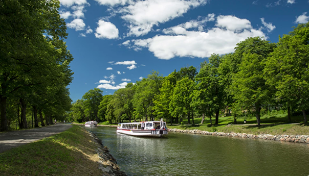 https://www.stromma.com/en-se/stockholm/sightseeing/sightseeing-by-boat/royal-canal-tour/