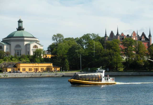 https://commons.wikimedia.org/wiki/File:Skeppsholmen_Stockholm.JPG