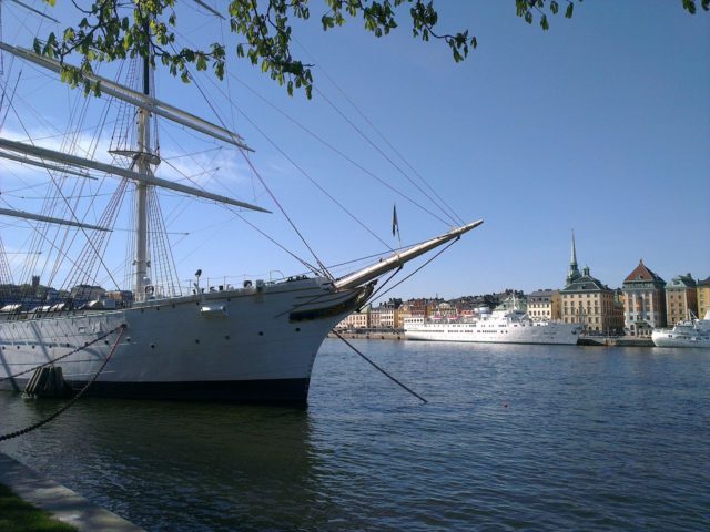 https://en.wikipedia.org/wiki/Skeppsholmen#/media/File:View_from_Skeppsholmen_island,_April_2014.jpg